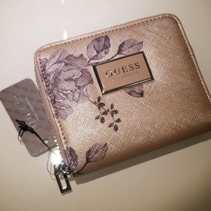 Guess wallet with zipper